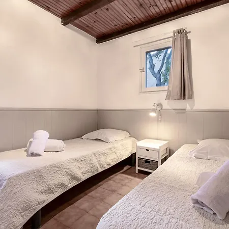 Holiday home Les Hameaux De La Rondinara-3 By Interhome